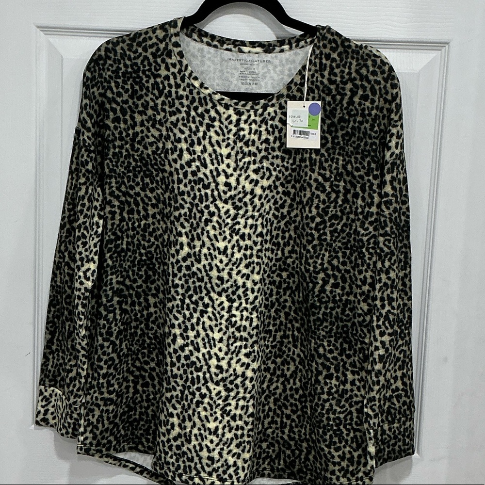 Chic Animal Print Long Sleeve Top